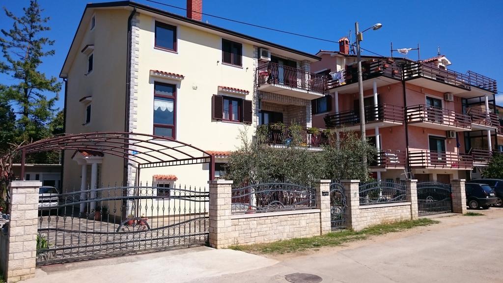 Apartments Ruza Umago Esterno foto